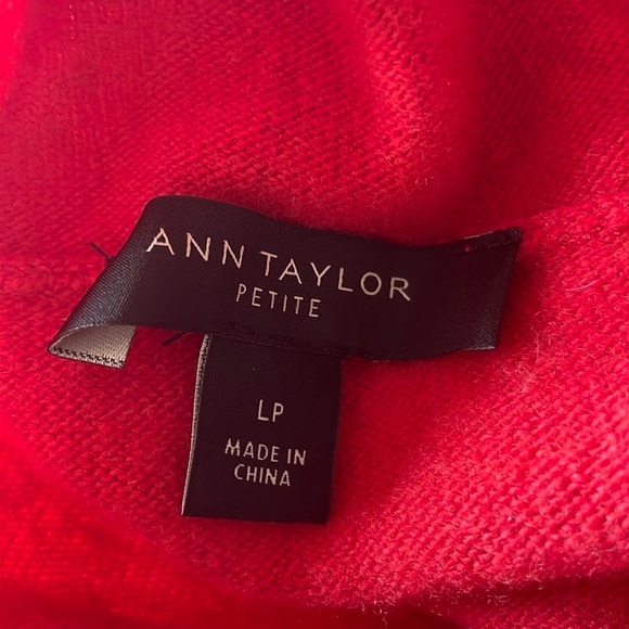 Ann Taylor Petite Turtleneck Tunic Sweater Red LP - Picture 5 of 6